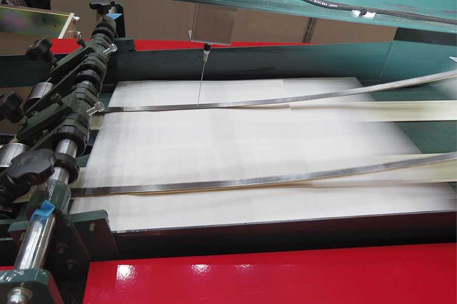 鋁型材擠壓模具用什么材料，鋁型材擠壓模具結構圖解